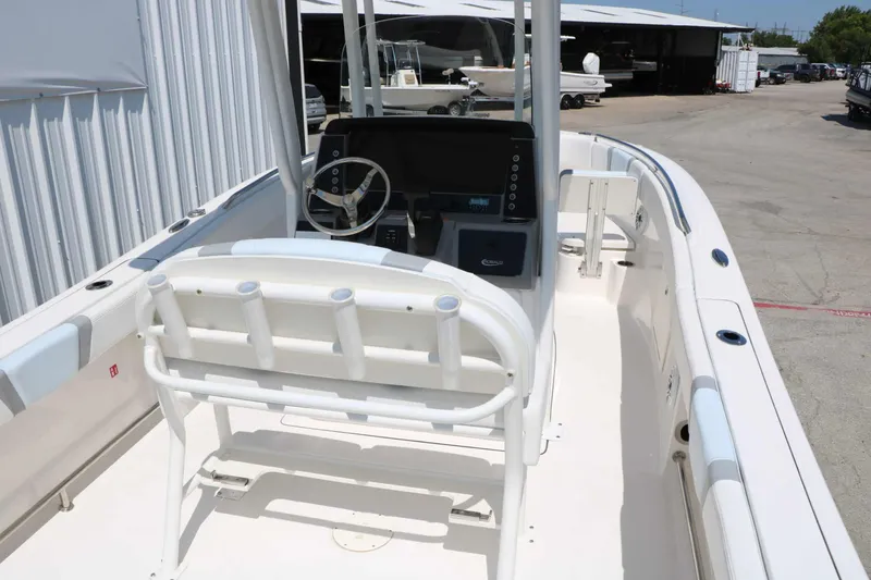 Slide: The Image of Robalo R230 Center Console 2026 - 13