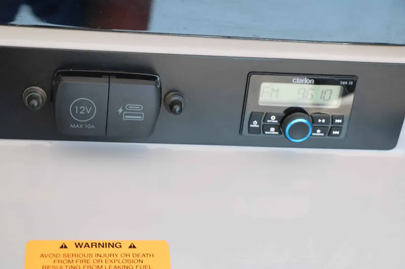 Slide: The Image of Robalo R230 Center Console 2026 - 36