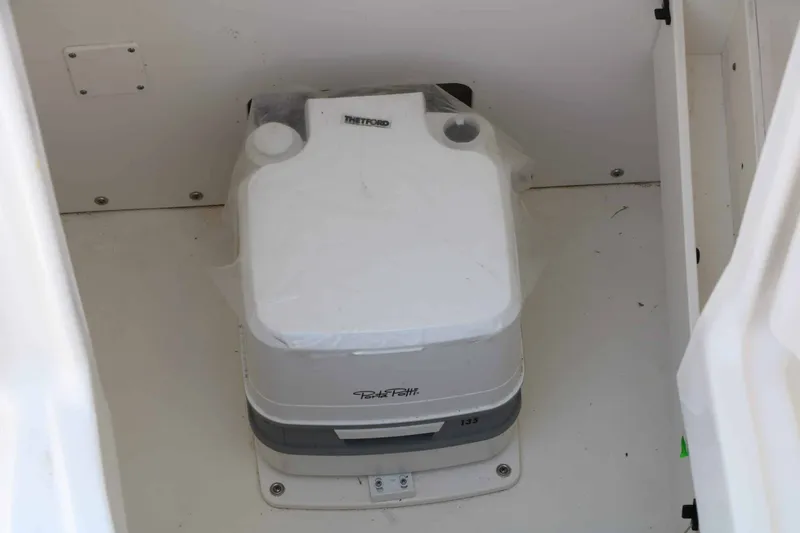 Slide: The Image of Robalo R230 Center Console 2026 - 23