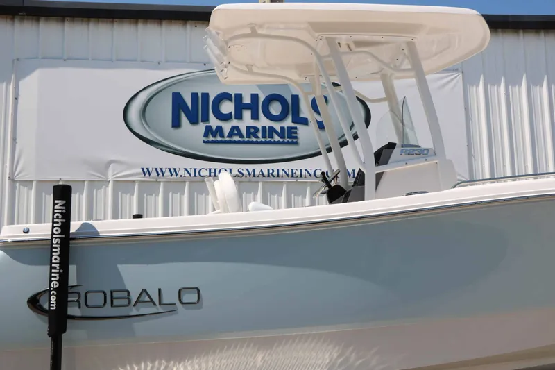 Slide: The Image of Robalo R230 Center Console 2026 - 12