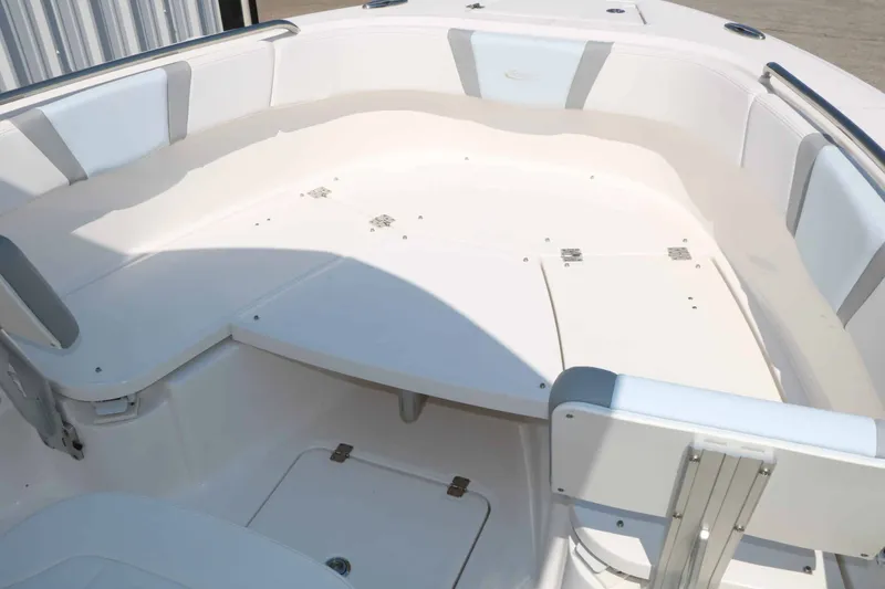 Slide: The Image of Robalo R230 Center Console 2026 - 24