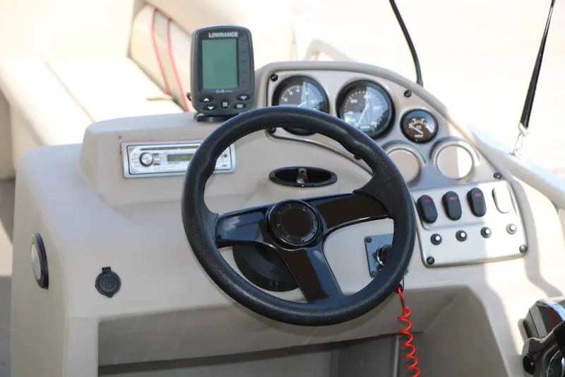 Slide: The Image of Lowe Sun Cruiser GS 202 2011 - 18