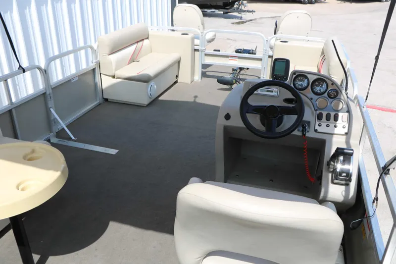 Slide: The Image of Lowe Sun Cruiser GS 202 2011 - 15