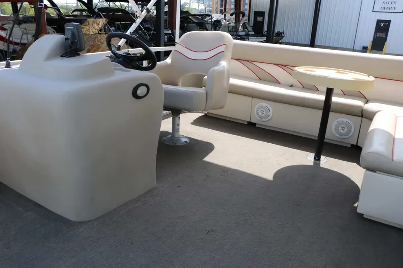Slide: The Image of Lowe Sun Cruiser GS 202 2011 - 21