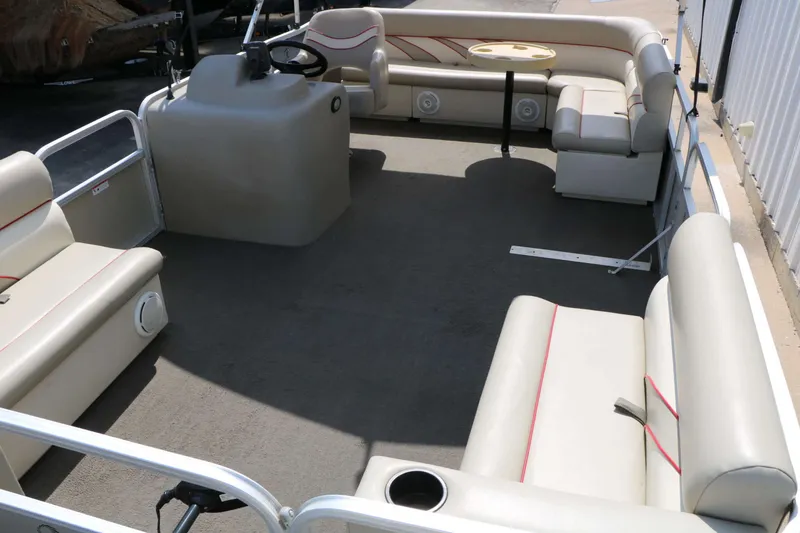 Slide: The Image of Lowe Sun Cruiser GS 202 2011 - 12