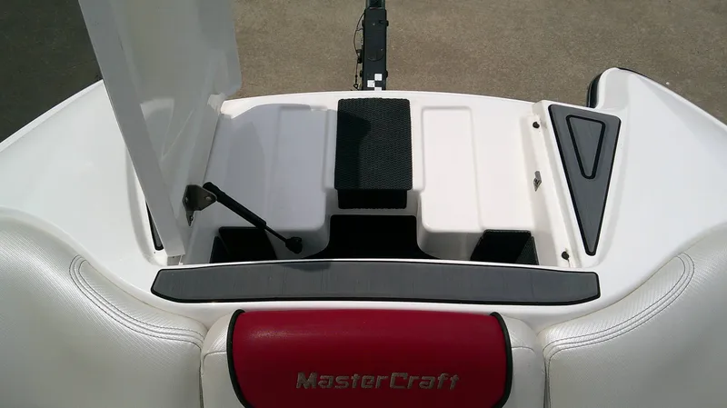Slide: The Image of MasterCraft X 25 2014 - 18