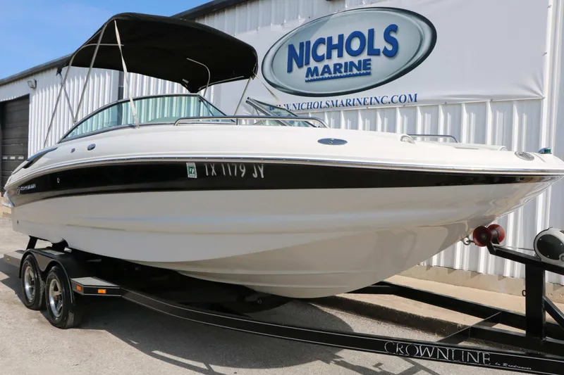 Slide: The Image of Crownline Boats 240 Ex 2004 - 4