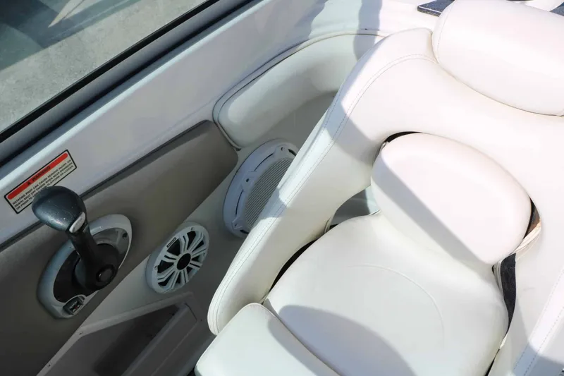 Slide: The Image of Crownline Boats 240 Ex 2004 - 35