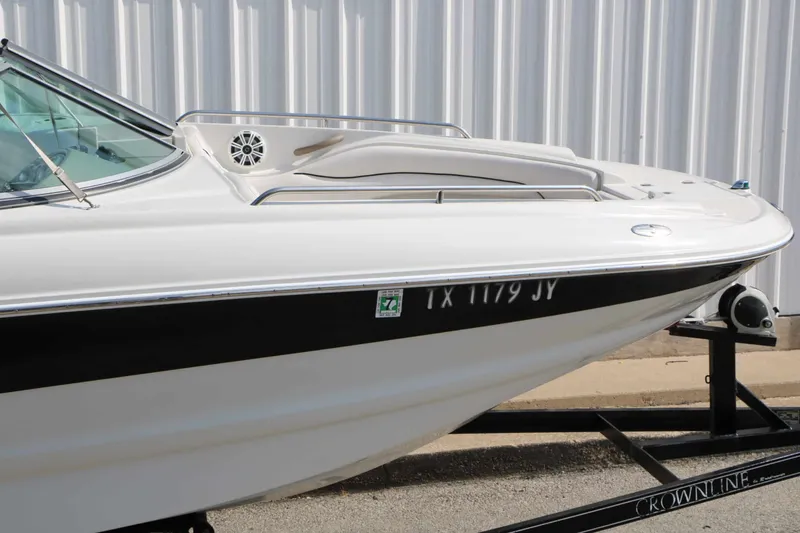 Slide: The Image of Crownline Boats 240 Ex 2004 - 13