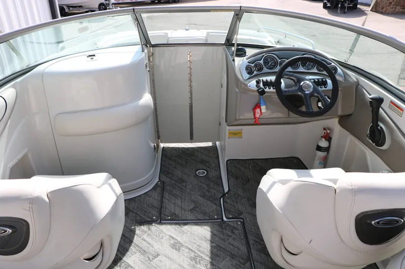 Slide: The Image of Crownline Boats 240 Ex 2004 - 32