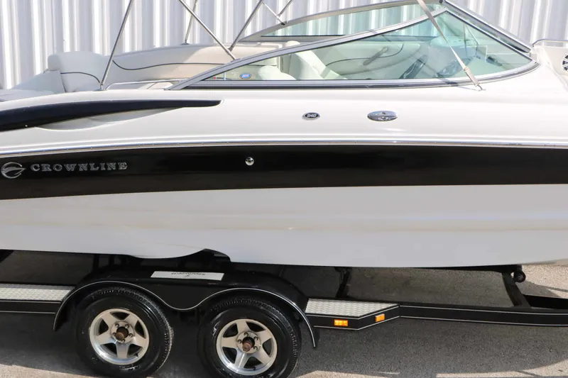 Slide: The Image of Crownline Boats 240 Ex 2004 - 15