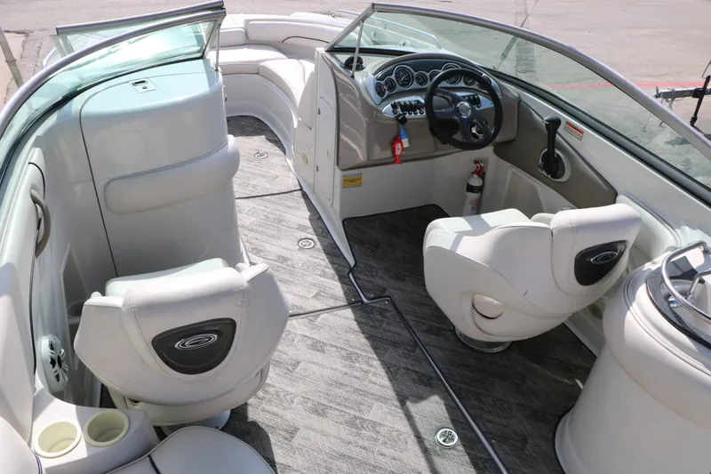 Slide: The Image of Crownline Boats 240 Ex 2004 - 21