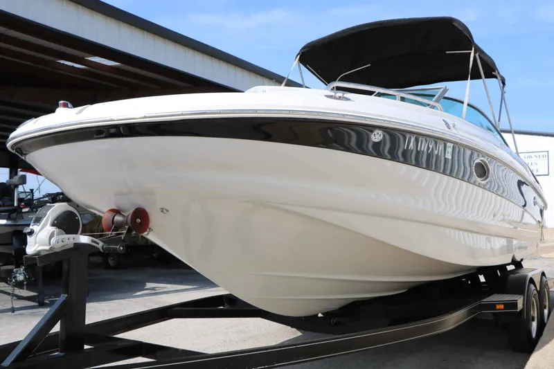 Slide: The Image of Crownline Boats 240 Ex 2004 - 6