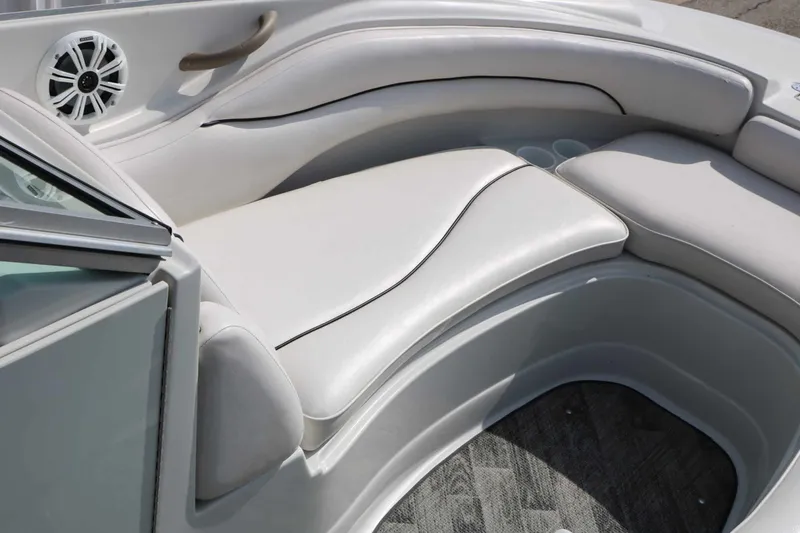 Slide: The Image of Crownline Boats 240 Ex 2004 - 30