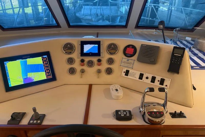 Slide: The Image of Harbor Master Coastal 520 2006 - 55