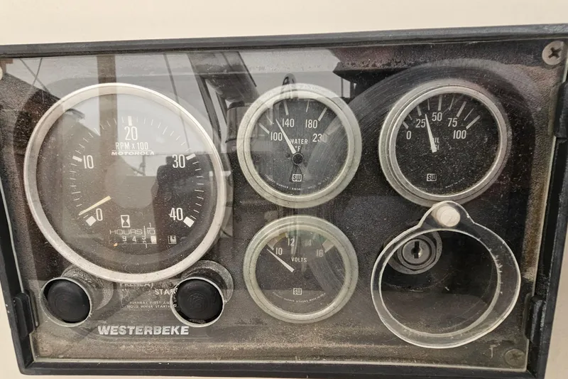 Slide: The Image of Nonsuch 30 1985 - 16