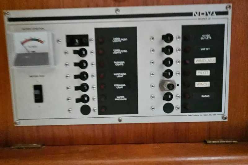 Slide: The Image of Nonsuch 30 1985 - 7