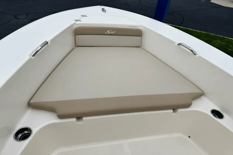 Slide: The Image of Scout 195 Sportfish 2025 - 4