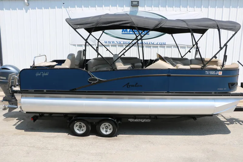 Slide: The Image of Avalon 2385 RF Catalina 2020 - 8