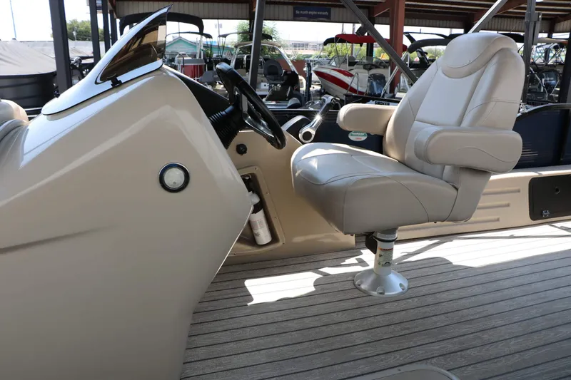 Slide: The Image of Avalon 2385 RF Catalina 2020 - 29
