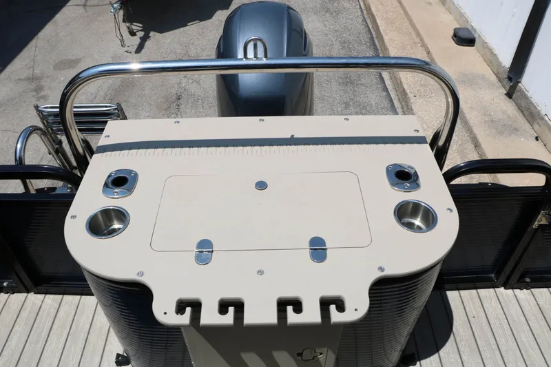 Slide: The Image of Avalon 2385 RF Catalina 2020 - 21