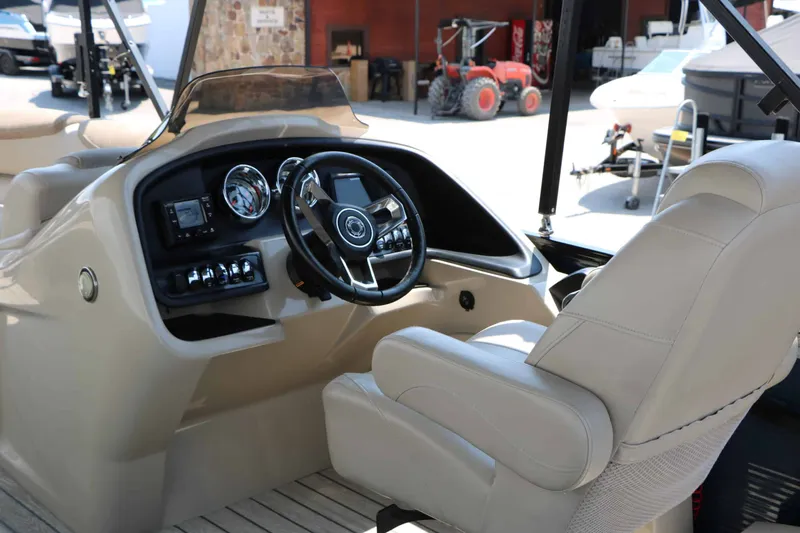 Slide: The Image of Avalon 2385 RF Catalina 2020 - 20