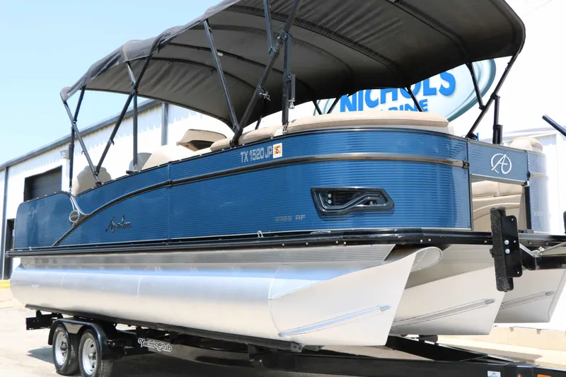 Slide: The Image of Avalon 2385 RF Catalina 2020 - 2