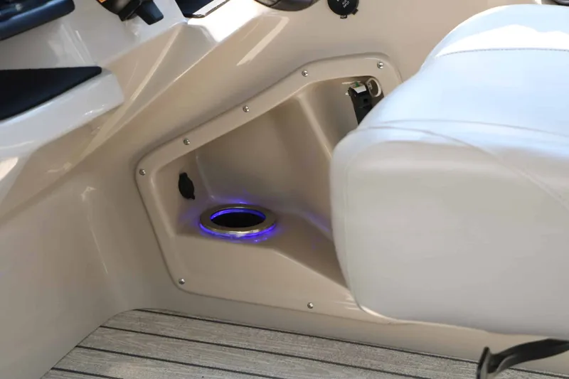 Slide: The Image of Avalon 2385 RF Catalina 2020 - 38