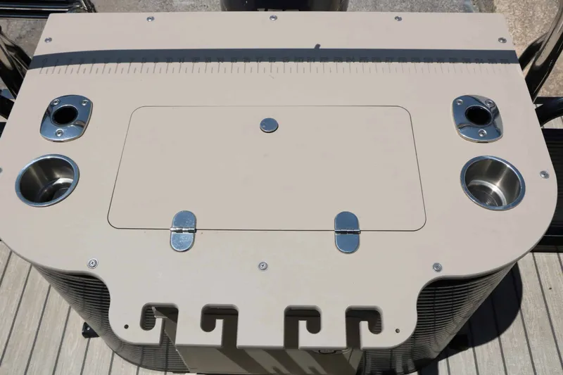 Slide: The Image of Avalon 2385 RF Catalina 2020 - 35