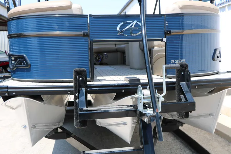 Slide: The Image of Avalon 2385 RF Catalina 2020 - 12