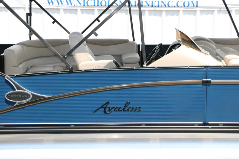 Slide: The Image of Avalon 2385 RF Catalina 2020 - 10