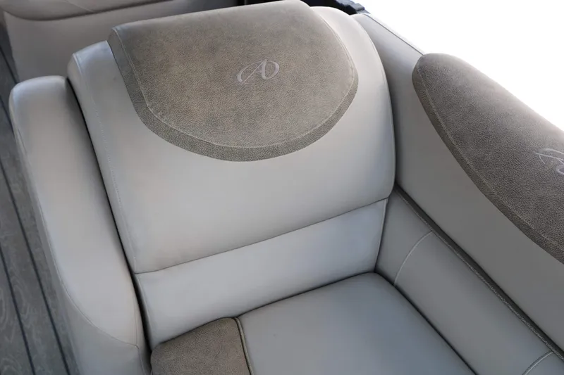 Slide: The Image of Avalon 2385 RF Catalina 2020 - 44