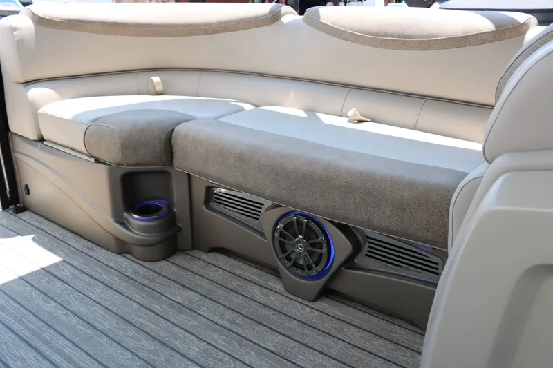 Slide: The Image of Avalon 2385 RF Catalina 2020 - 27