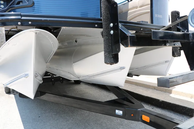 Slide: The Image of Avalon 2385 RF Catalina 2020 - 46