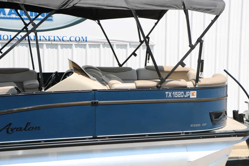 Slide: The Image of Avalon 2385 RF Catalina 2020 - 9