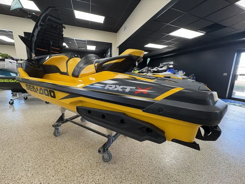Slide: The Image of Sea-Doo RXT®-X® 300 Millenium Yellow 2021 - 8