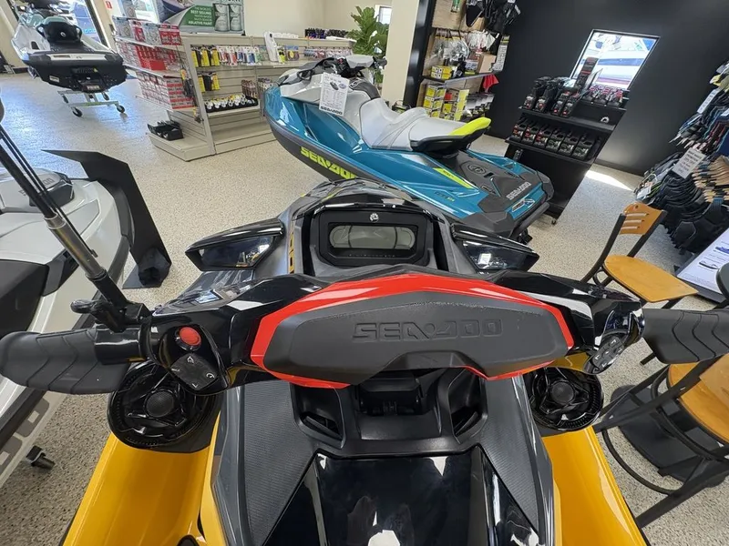 Slide: The Image of Sea-Doo RXT®-X® 300 Millenium Yellow 2021 - 6