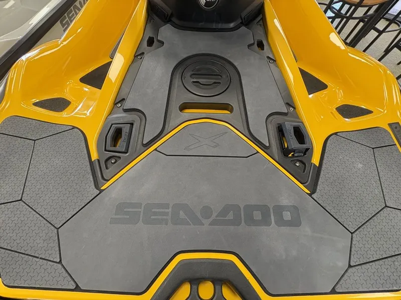 Slide: The Image of Sea-Doo RXT®-X® 300 Millenium Yellow 2021 - 10