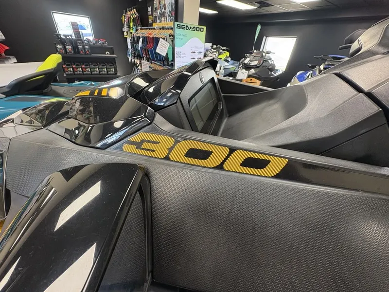 Slide: The Image of Sea-Doo RXT®-X® 300 Millenium Yellow 2021 - 7
