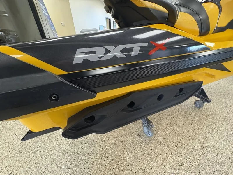 Slide: The Image of Sea-Doo RXT®-X® 300 Millenium Yellow 2021 - 13
