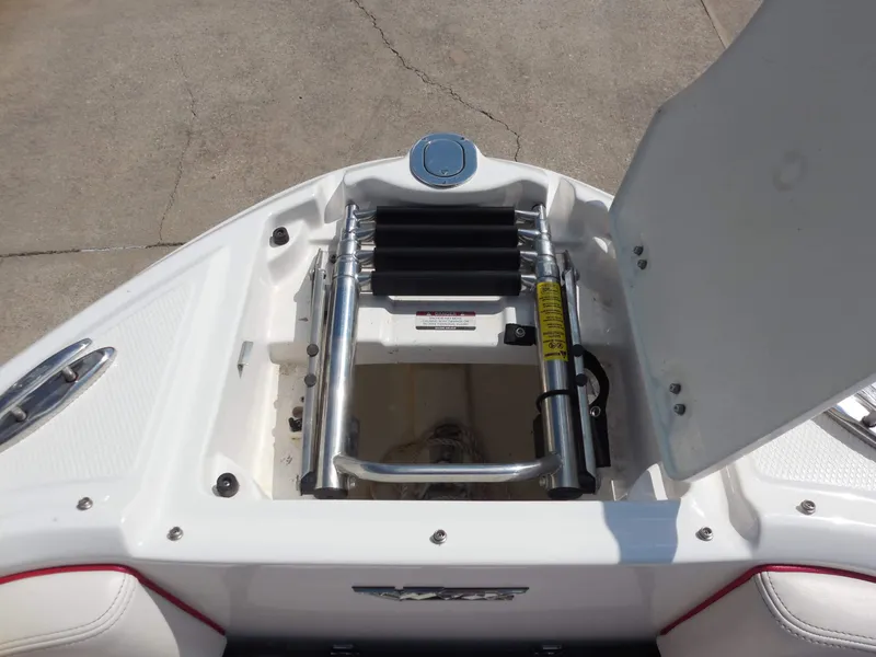 Slide: The Image of Chaparral 223 VRX VORTEX 2018 - 18