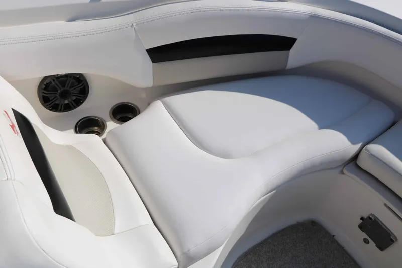 Slide: The Image of Chaparral Sunesta 244 Xtreme 2011 - 32