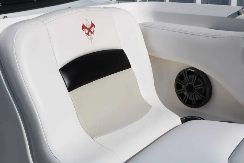 Slide: The Image of Chaparral Sunesta 244 Xtreme 2011 - 37