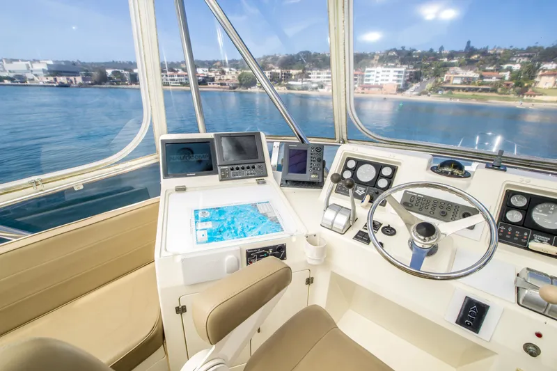 Slide: The Image of Mikelson 43 Sportfisher 2001 - 6