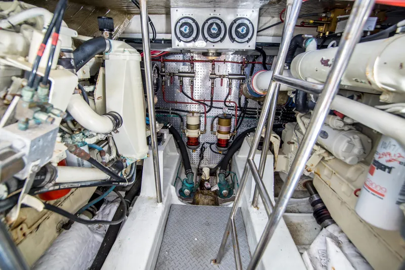 Slide: The Image of Mikelson 43 Sportfisher 2001 - 24