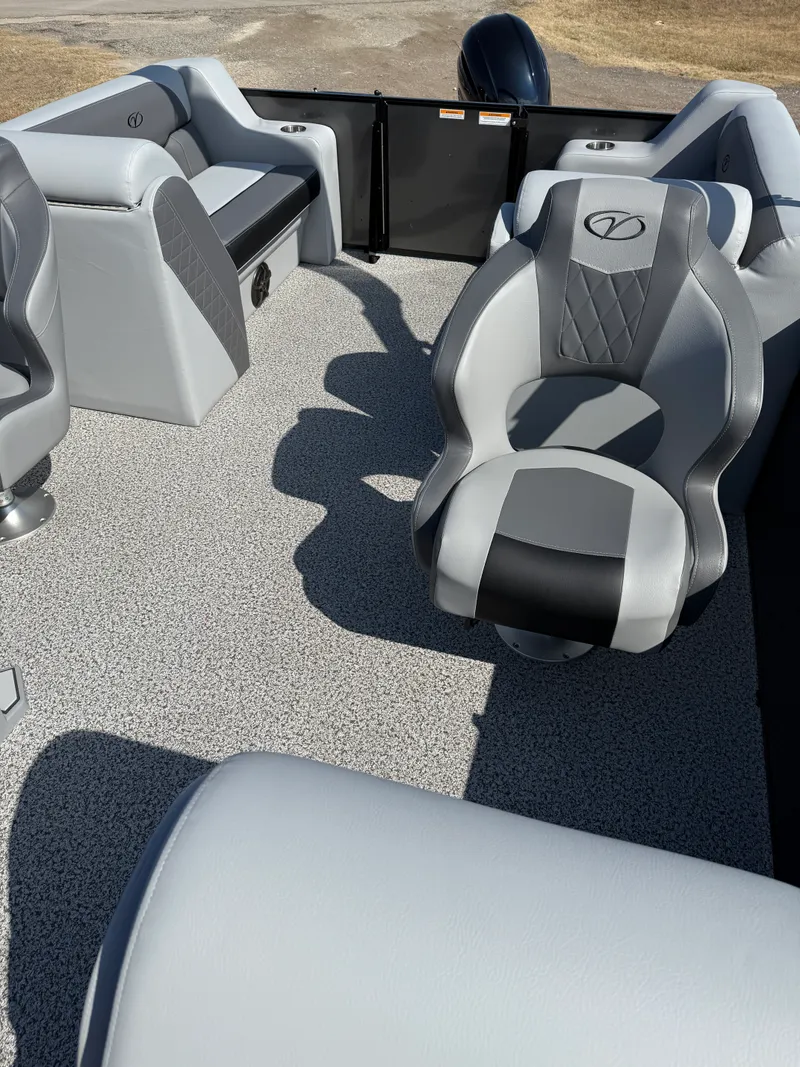 Slide: The Image of Veranda Vista View 22XRC 2026 - 9