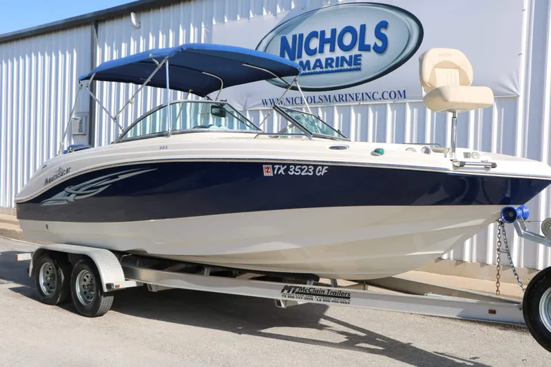 The Image of NauticStar 223 DC Sport Deckboat 2013 - 0