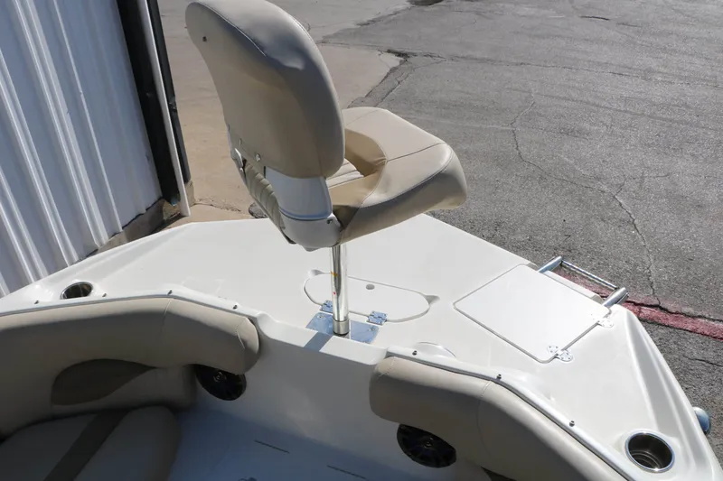 Slide: The Image of NauticStar 223 DC Sport Deckboat 2013 - 25