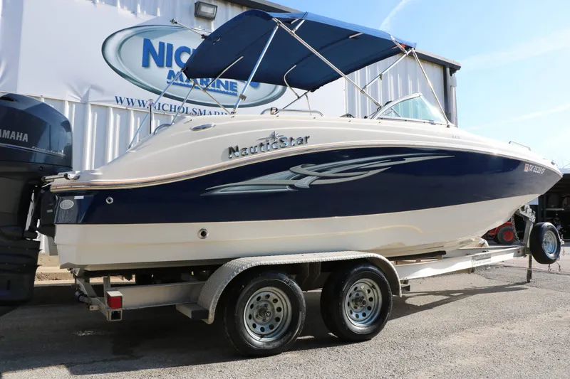 Slide: The Image of NauticStar 223 DC Sport Deckboat 2013 - 3