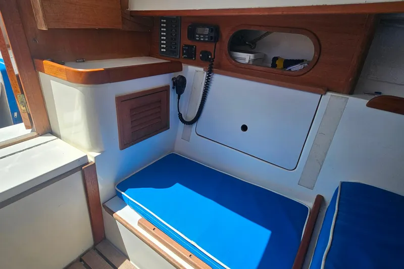 Slide: The Image of Herreshoff Alerion 26 2003 - 11